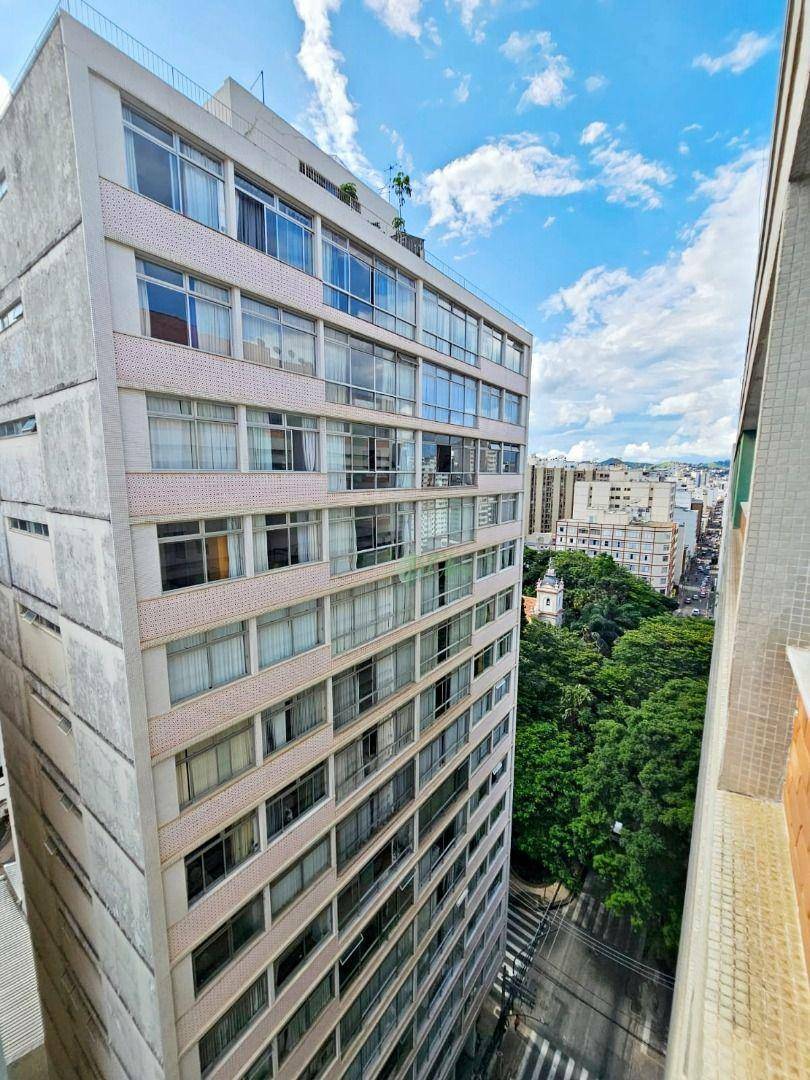 Apartamento à venda com 3 quartos, 145m² - Foto 7