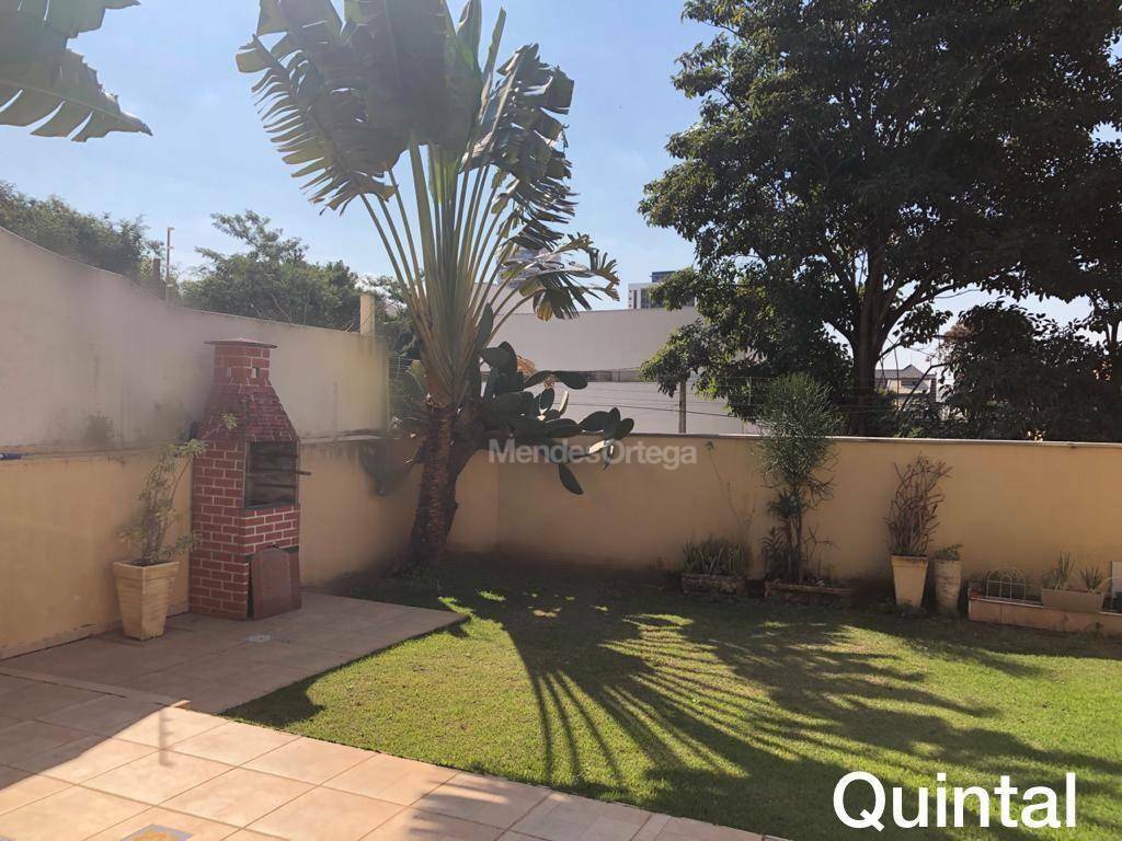 Casa à venda e aluguel com 3 quartos, 238m² - Foto 19