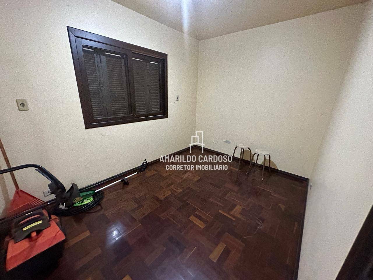 Casa à venda com 4 quartos, 230m² - Foto 14