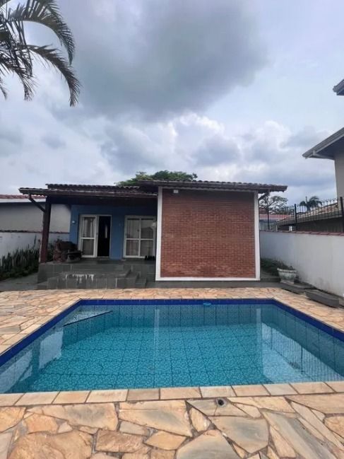 Casa de Condomínio à venda com 4 quartos, 200m² - Foto 4