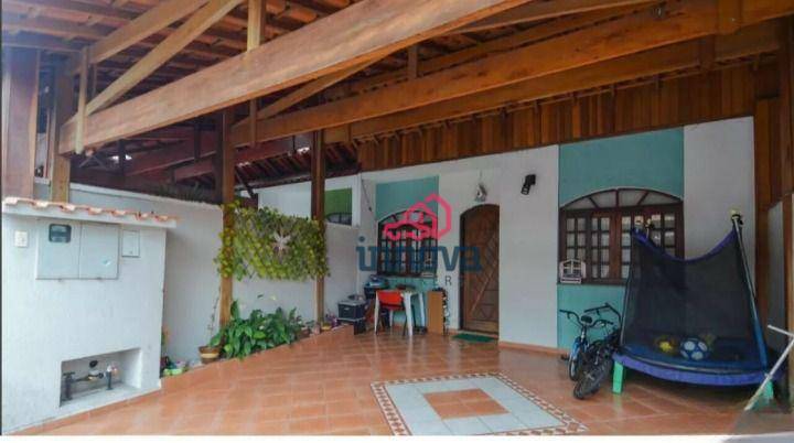 Casa de Condomínio à venda com 3 quartos, 180m² - Foto 2