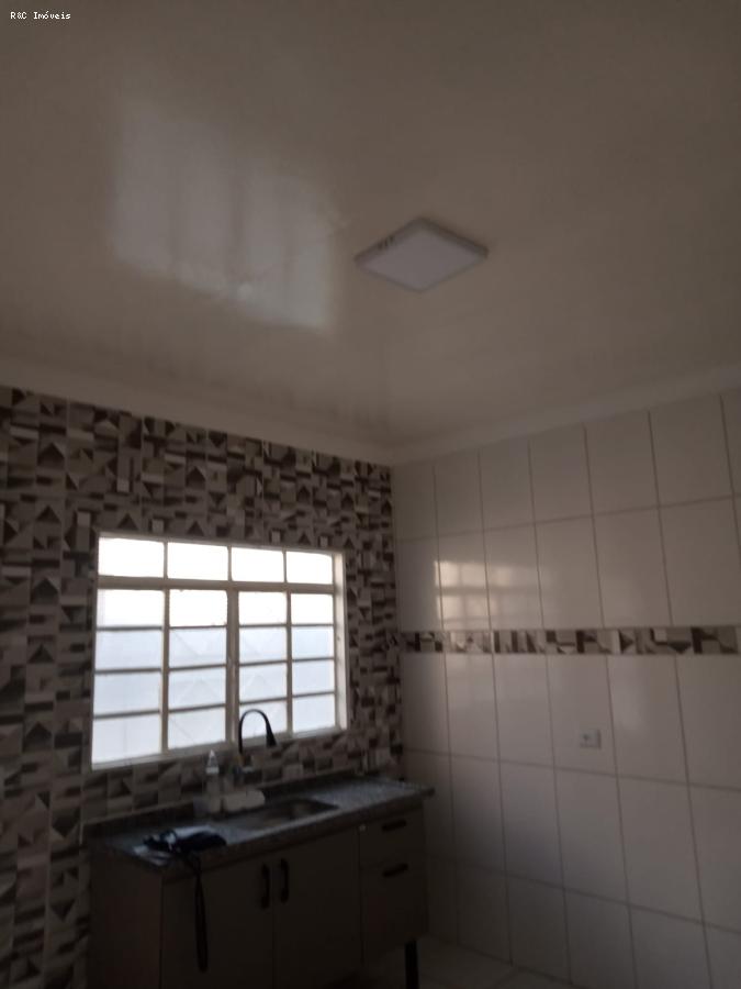 Casa para alugar com 2 quartos, 250m² - Foto 18