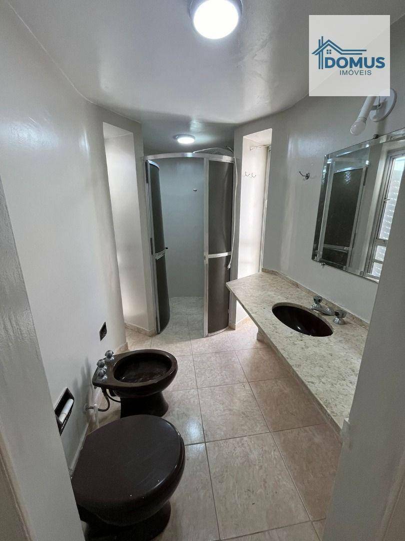 Apartamento para alugar com 4 quartos, 230m² - Foto 10