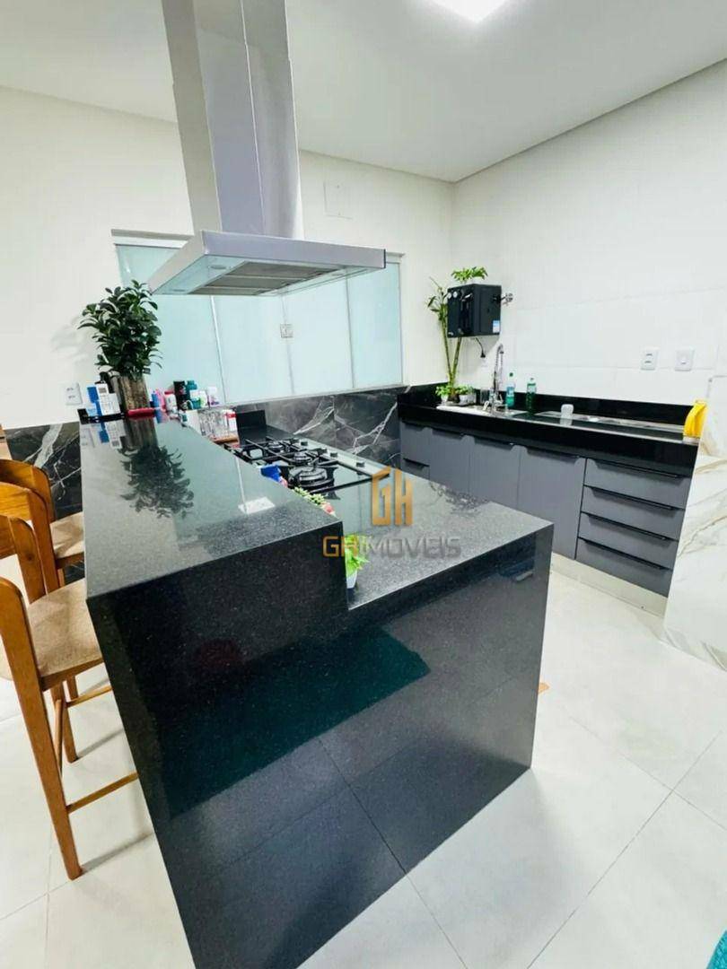 Casa à venda com 4 quartos, 135m² - Foto 9