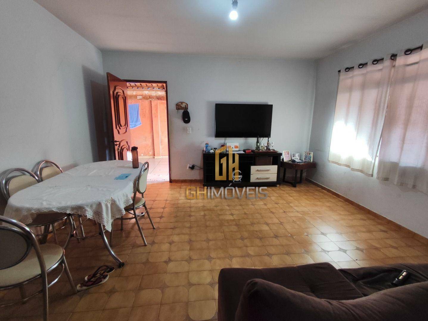 Casa à venda com 4 quartos, 176m² - Foto 1