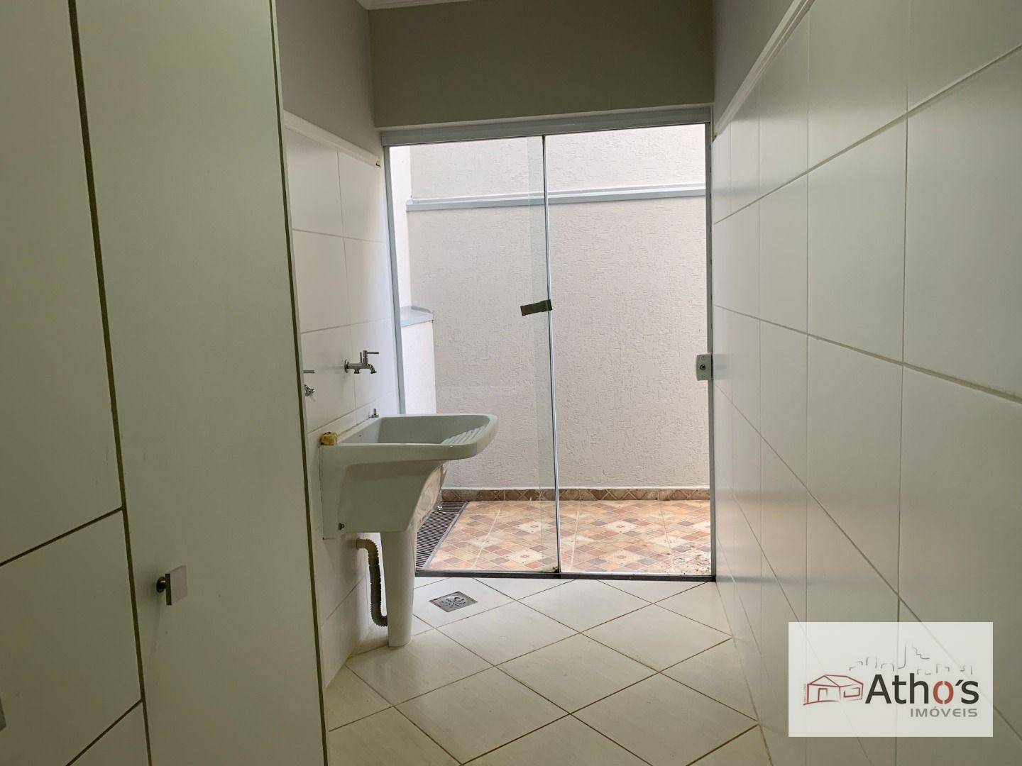 Sobrado à venda com 2 quartos, 212m² - Foto 8