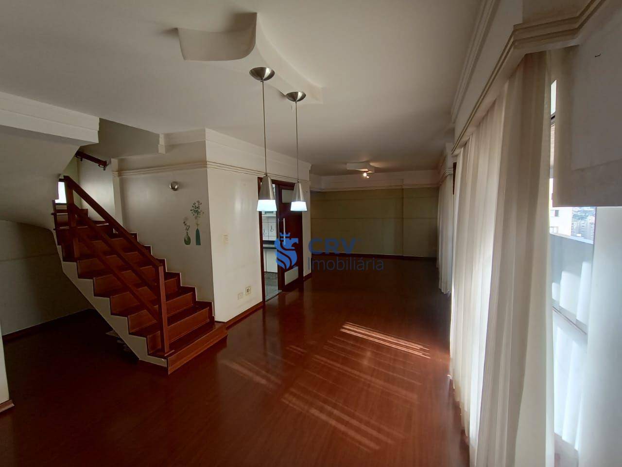 Apartamento à venda com 3 quartos, 160m² - Foto 1