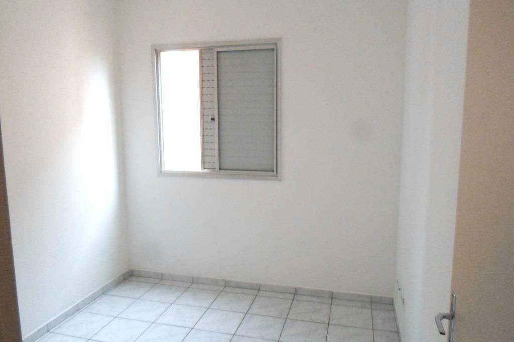 Apartamento à venda com 3 quartos, 64m² - Foto 4