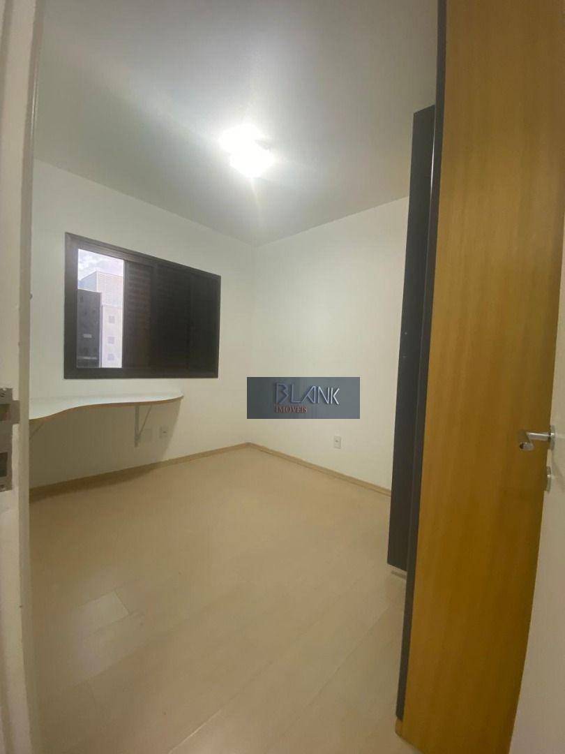 Apartamento para alugar com 3 quartos, 95m² - Foto 12