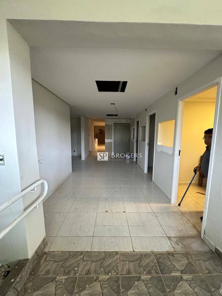 Casa à venda e aluguel com 15 quartos, 1000m² - Foto 25