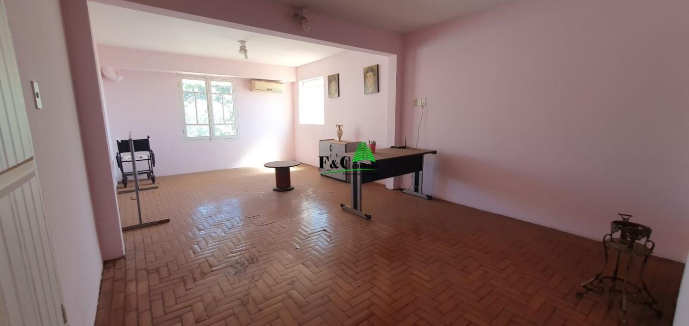 Casa para alugar com 3 quartos, 300m² - Foto 11