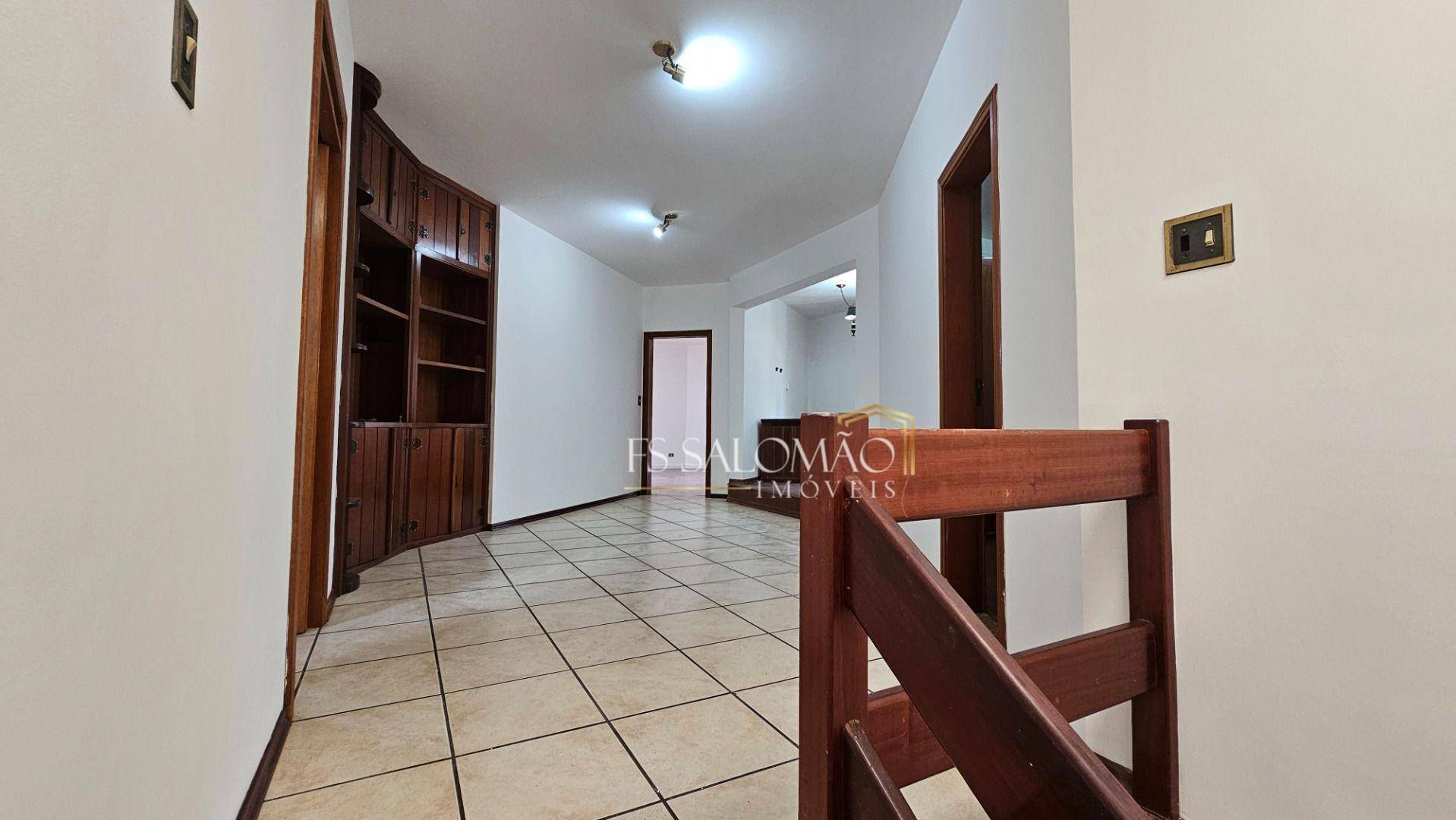 Sobrado para alugar com 4 quartos, 300m² - Foto 14