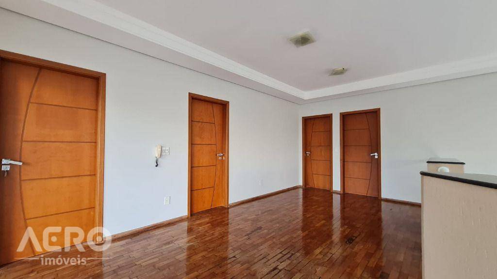 Casa de Condomínio à venda com 4 quartos, 400m² - Foto 6