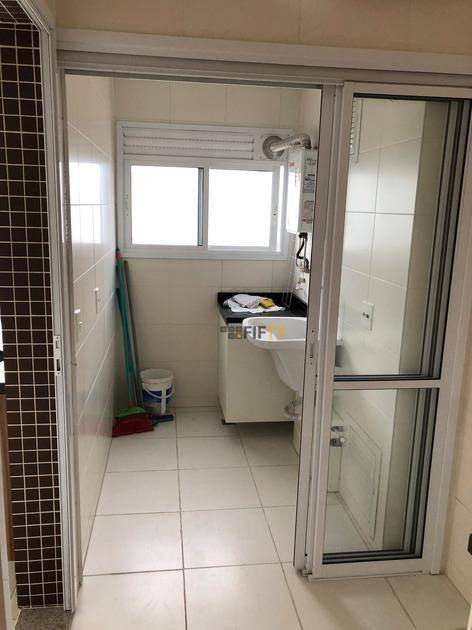 Apartamento para alugar com 3 quartos, 71m² - Foto 4