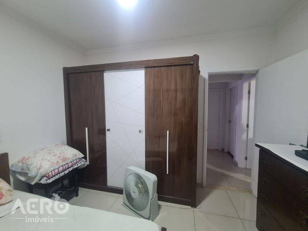 Casa à venda com 3 quartos, 230m² - Foto 28