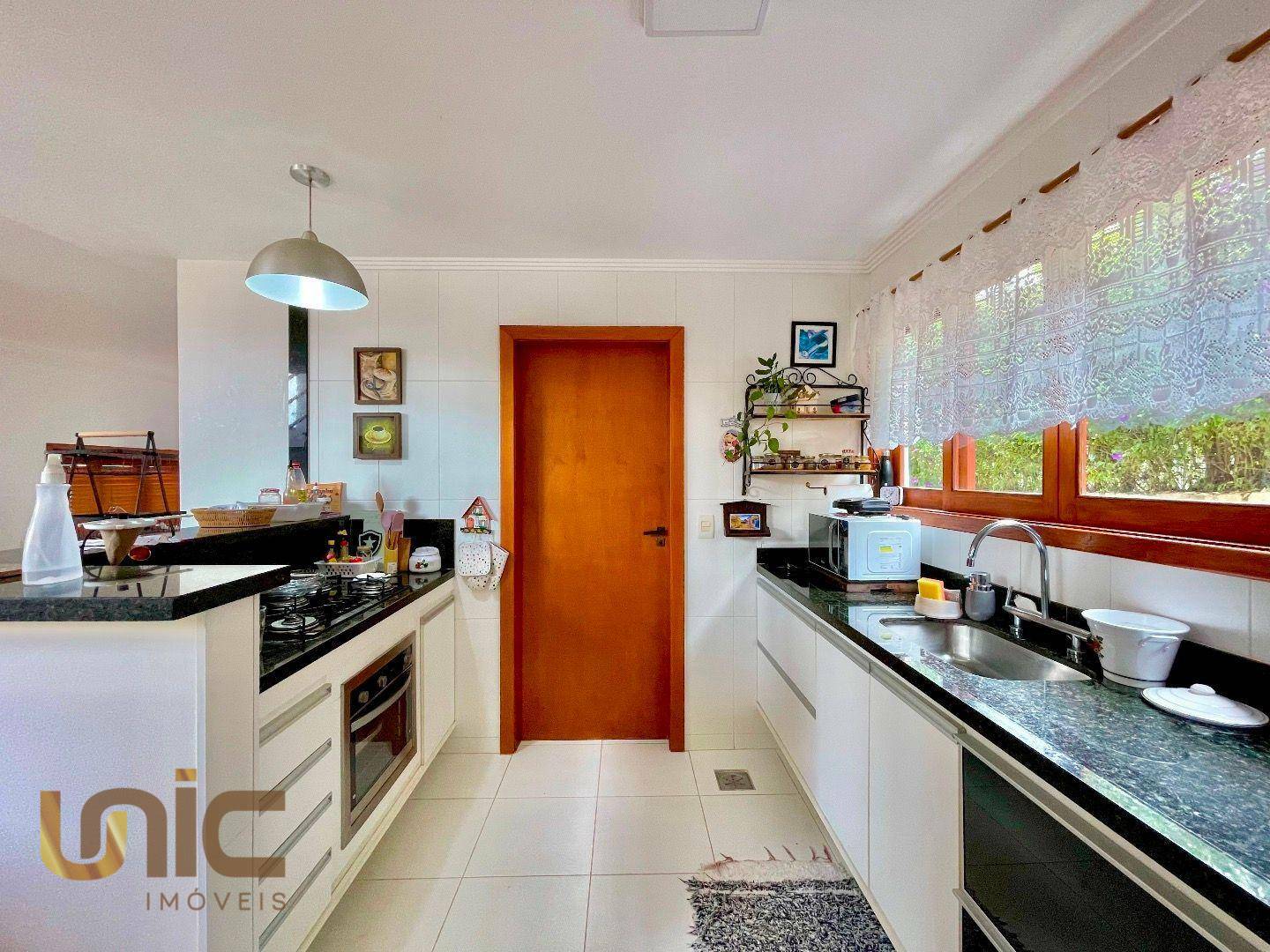 Casa de Condomínio à venda com 3 quartos, 220m² - Foto 10