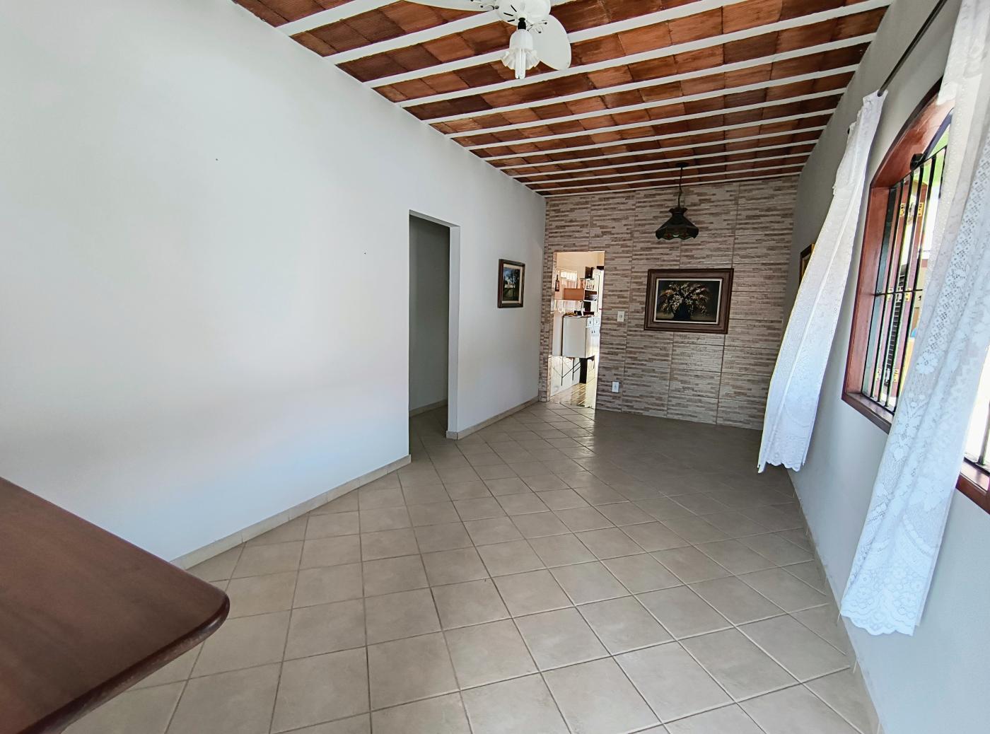 Casa à venda com 7 quartos, 450m² - Foto 4