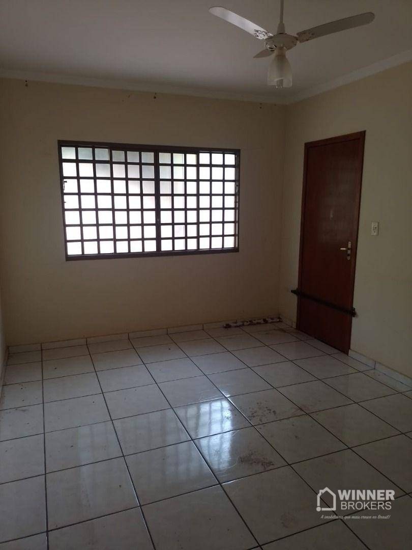 Casa à venda com 3 quartos, 178m² - Foto 4