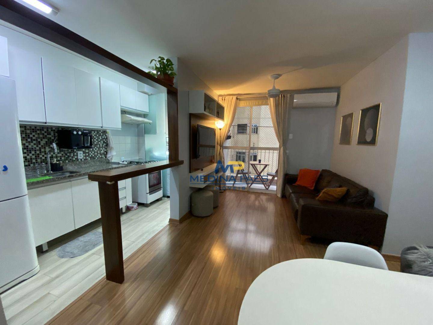 Apartamento à venda com 2 quartos, 60m² - Foto 3