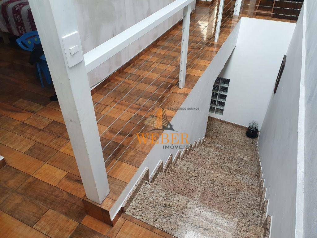 Sobrado à venda com 3 quartos, 110m² - Foto 1