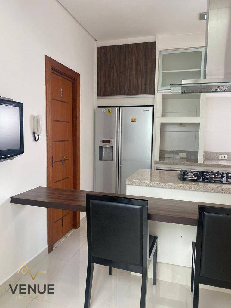 Casa de Condomínio à venda com 4 quartos, 290m² - Foto 3