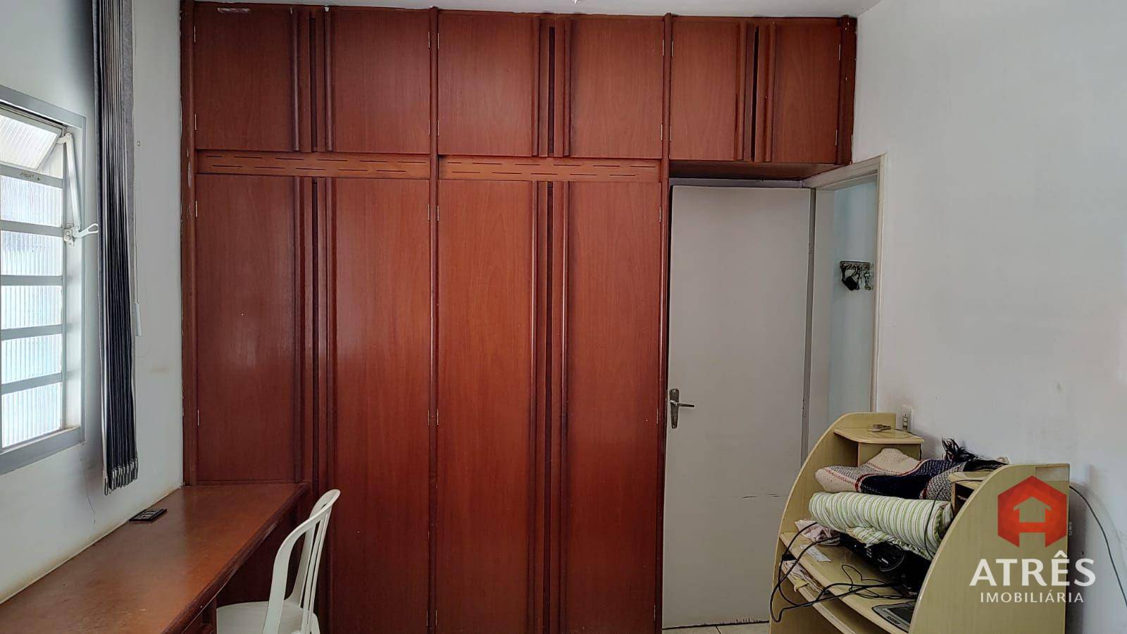 Casa à venda com 4 quartos, 241m² - Foto 16