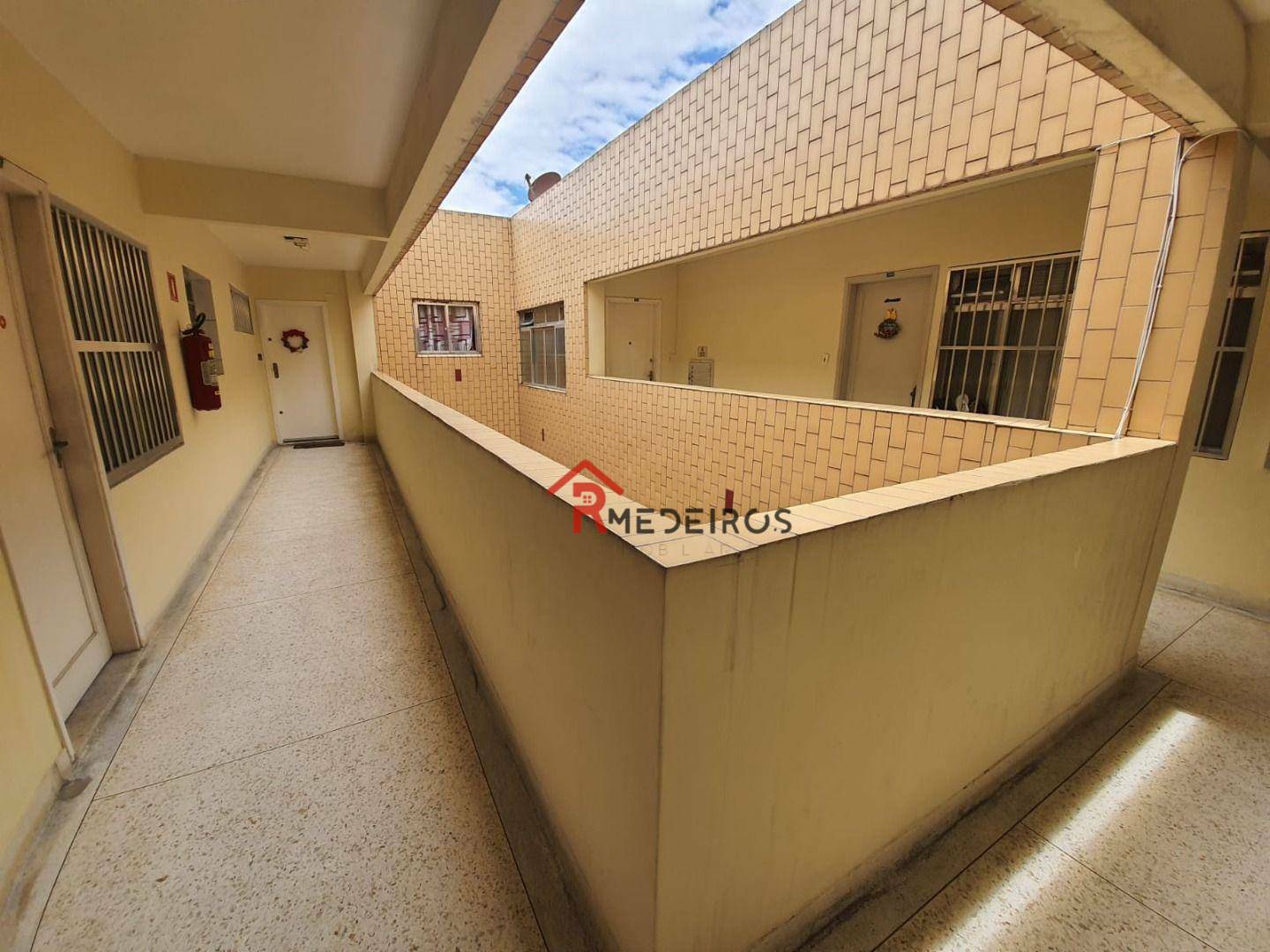 Apartamento à venda com 2 quartos, 69m² - Foto 27