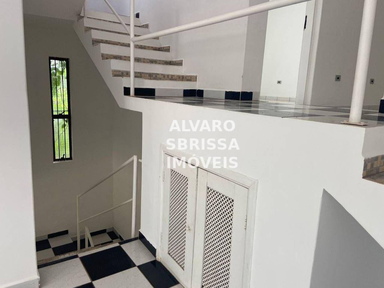 Casa à venda com 4 quartos, 230m² - Foto 24