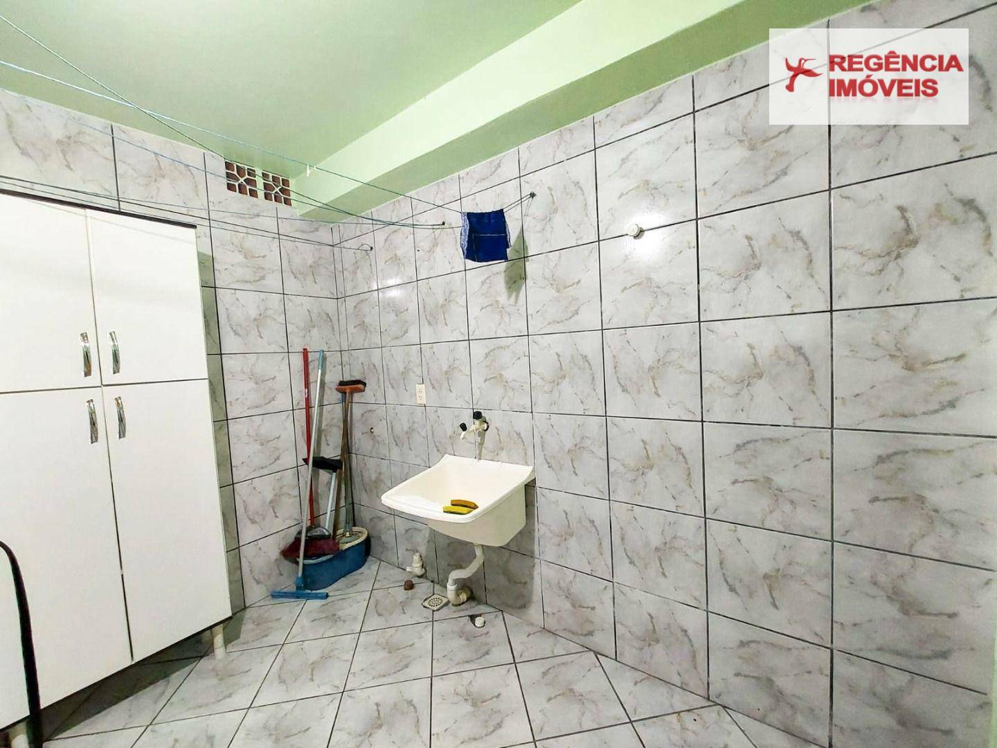 Casa para alugar com 8 quartos, 200m² - Foto 29