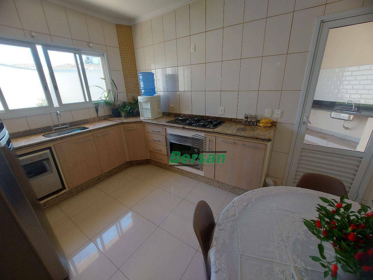 Casa de Condomínio à venda com 3 quartos, 238m² - Foto 14