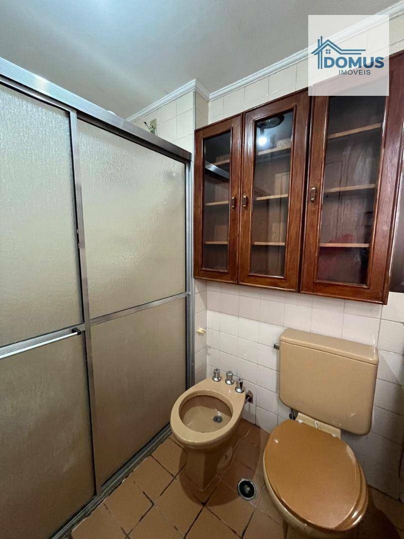 Apartamento para alugar com 3 quartos, 115m² - Foto 11