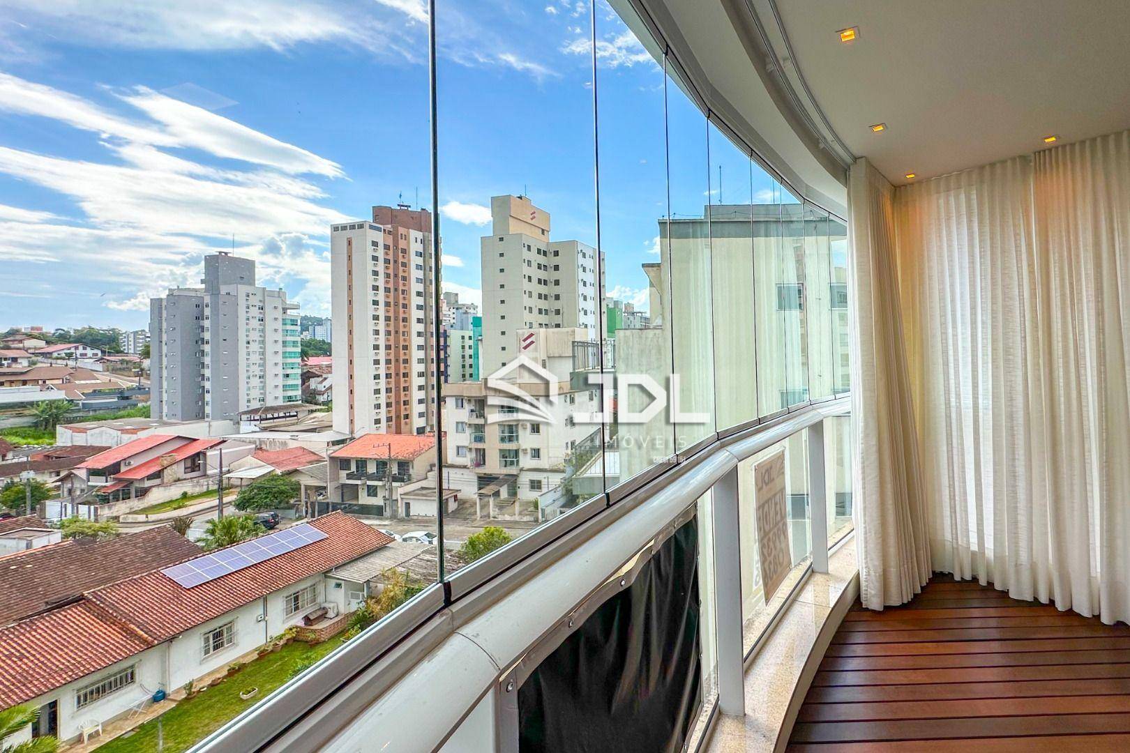 Apartamento à venda com 3 quartos, 176m² - Foto 7