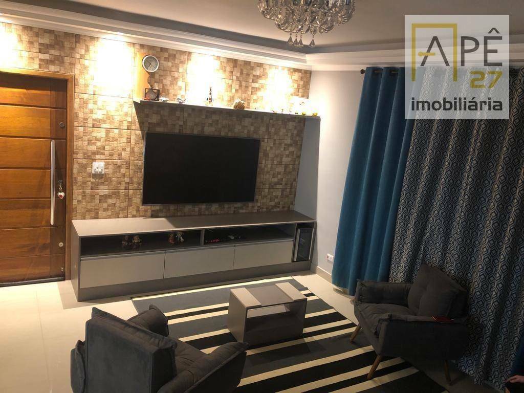 Sobrado à venda com 3 quartos, 300m² - Foto 1