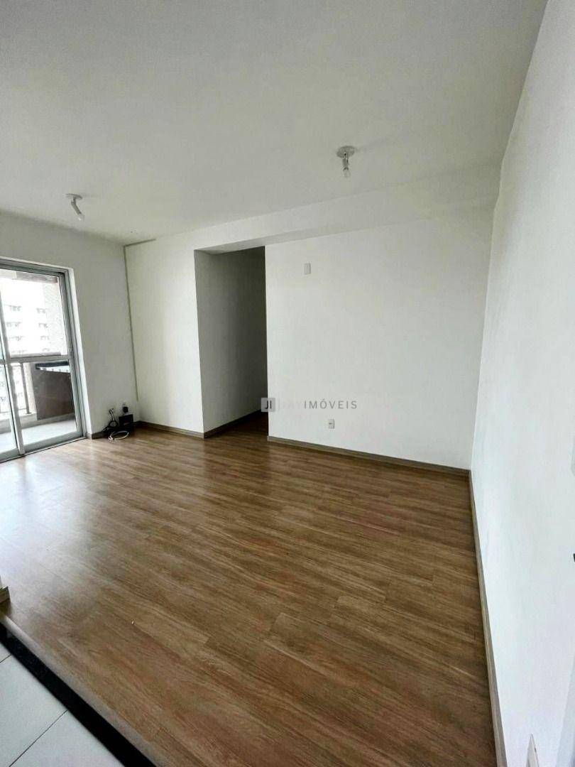 Apartamento à venda com 2 quartos, 56m² - Foto 4