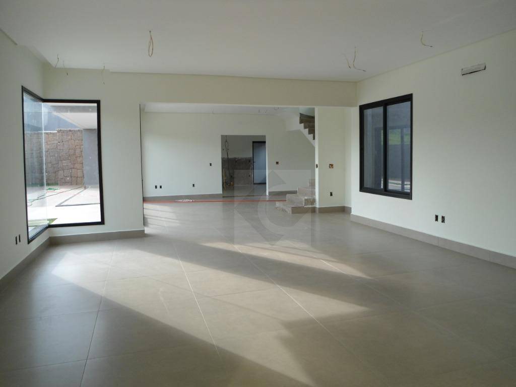 Casa de Condomínio à venda com 3 quartos, 400m² - Foto 2