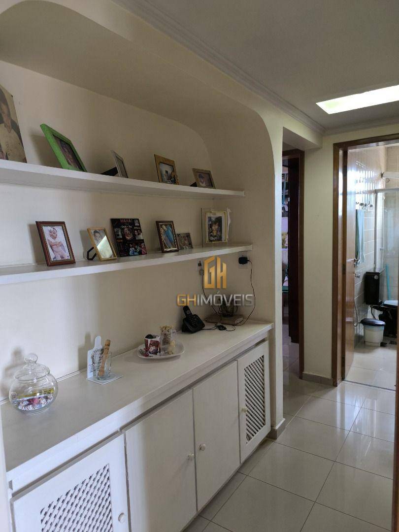 Apartamento à venda com 3 quartos, 227m² - Foto 25