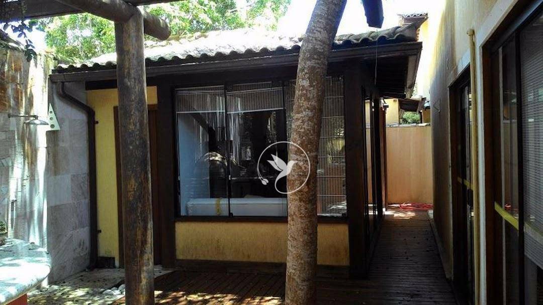 Casa de Condomínio à venda com 4 quartos, 250m² - Foto 31