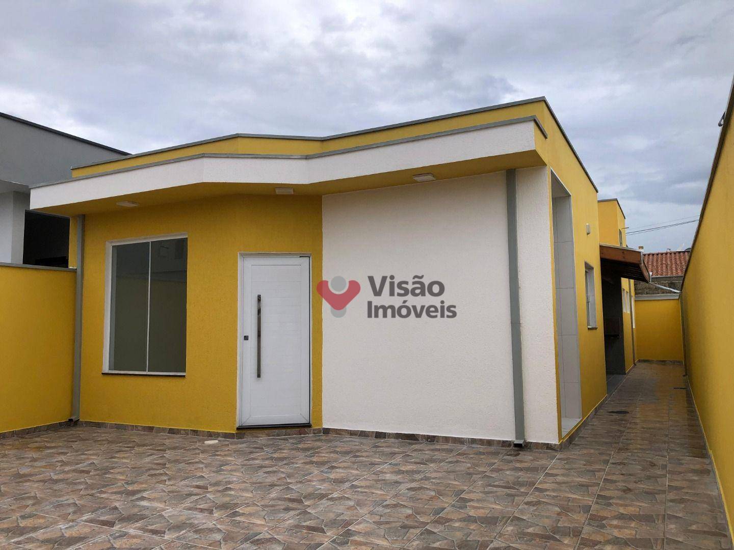 Casa à venda com 3 quartos, 88m² - Foto 1