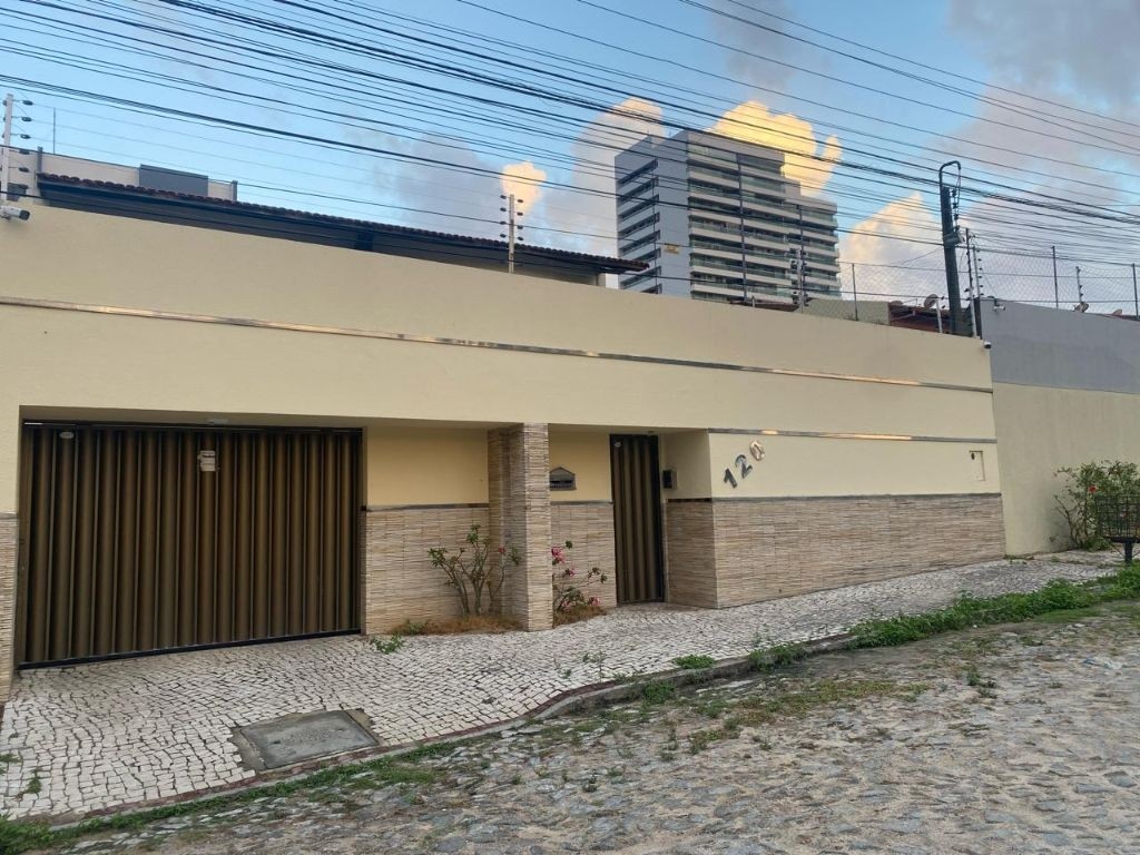 Casa para alugar com 5 quartos, 435m² - Foto 1