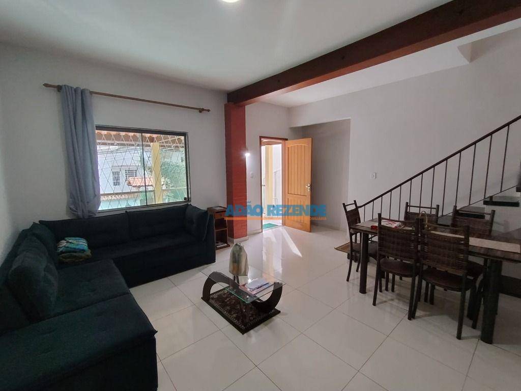 Casa à venda com 5 quartos, 182m² - Foto 3
