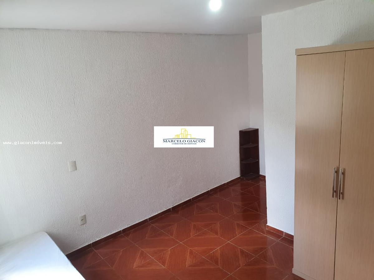 Casa à venda com 3 quartos, 242m² - Foto 14