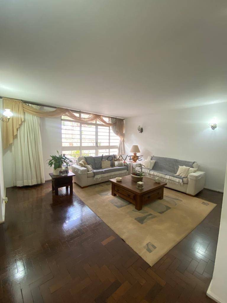 Casa à venda com 3 quartos, 160m² - Foto 1