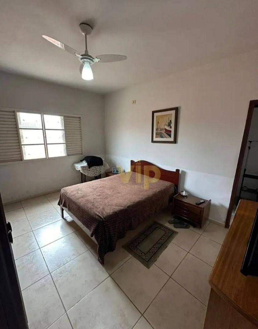 Casa à venda com 3 quartos, 200m² - Foto 4