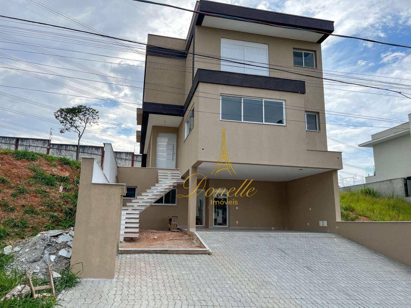 Sobrado à venda com 5 quartos, 292m² - Foto 1