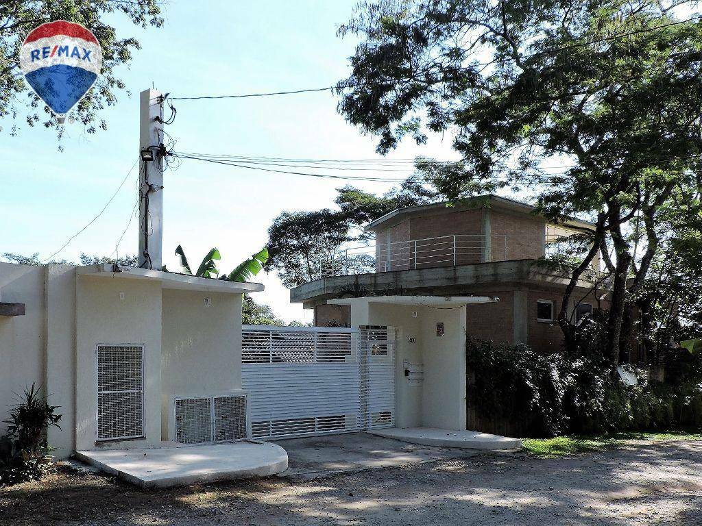 Casa para alugar com 4 quartos, 380m² - Foto 2