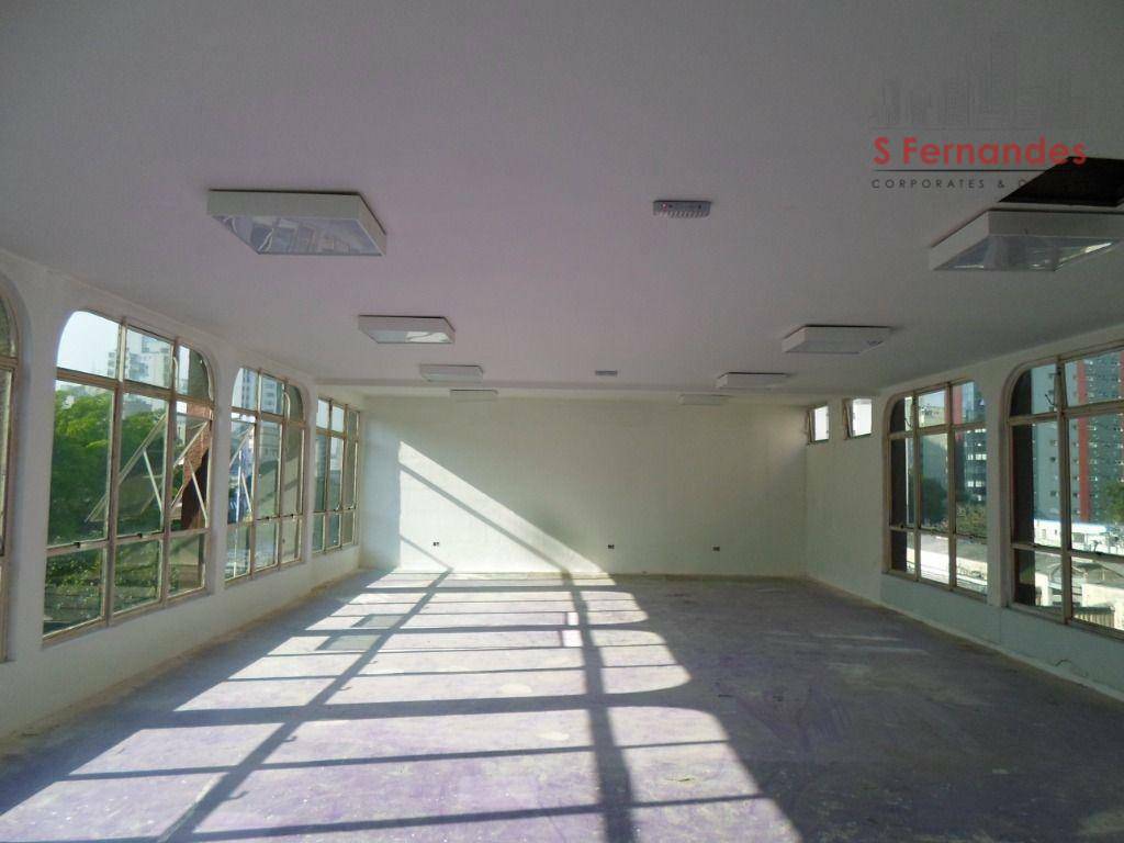 Prédio Inteiro para alugar, 640m² - Foto 2