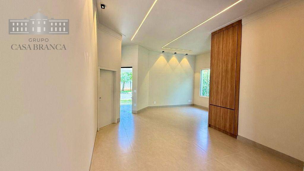 Casa de Condomínio à venda com 4 quartos, 263m² - Foto 2