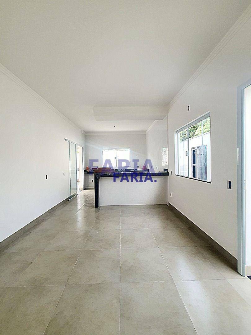 Casa à venda com 3 quartos, 85m² - Foto 4