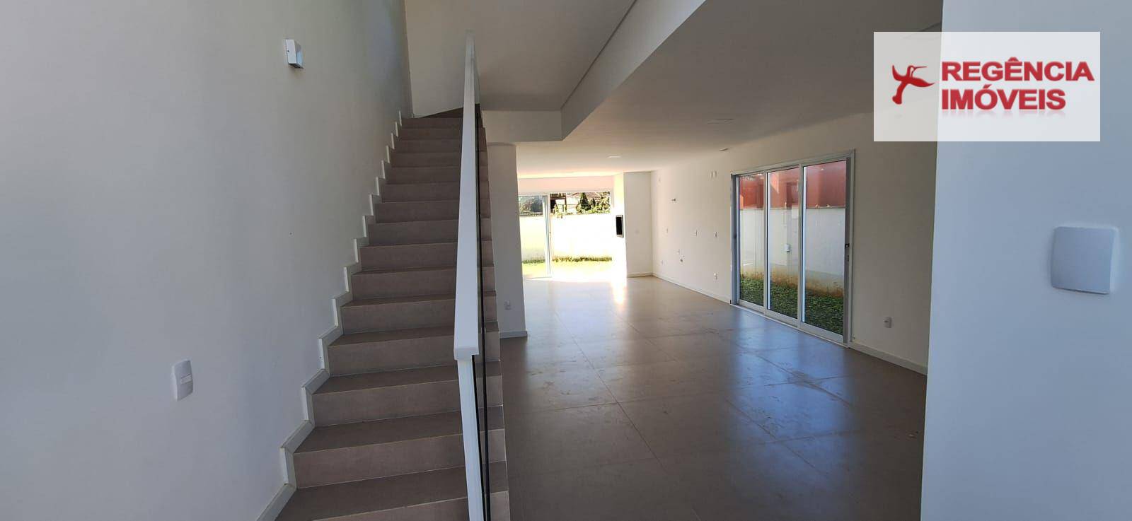 Casa à venda com 3 quartos, 110m² - Foto 2