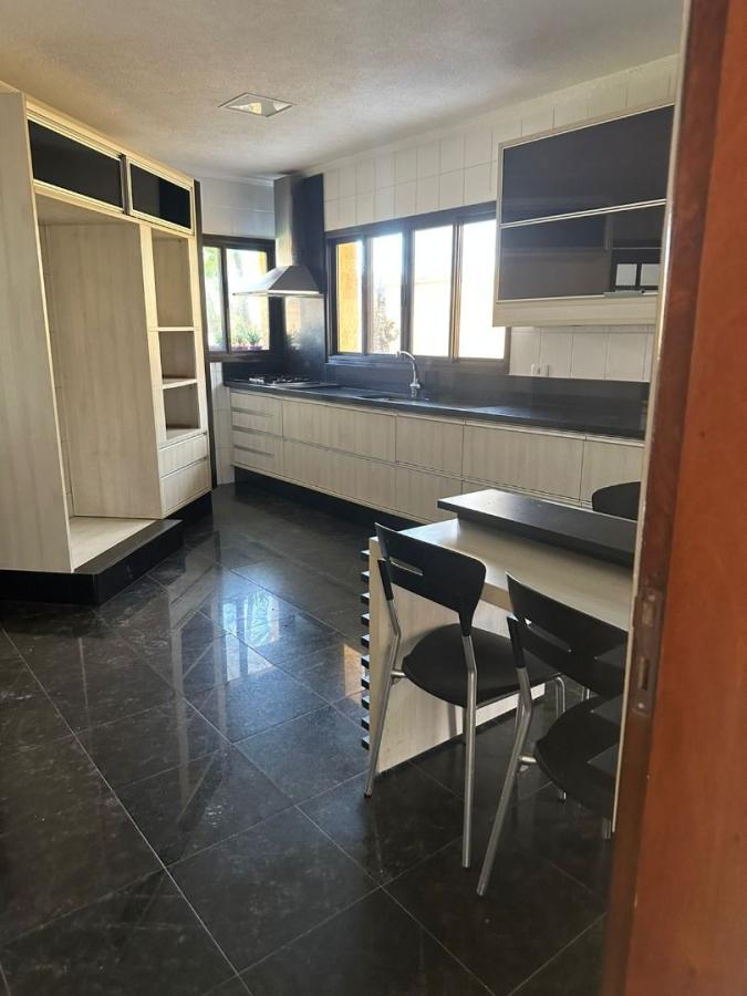 Casa para alugar com 4 quartos, 460m² - Foto 11